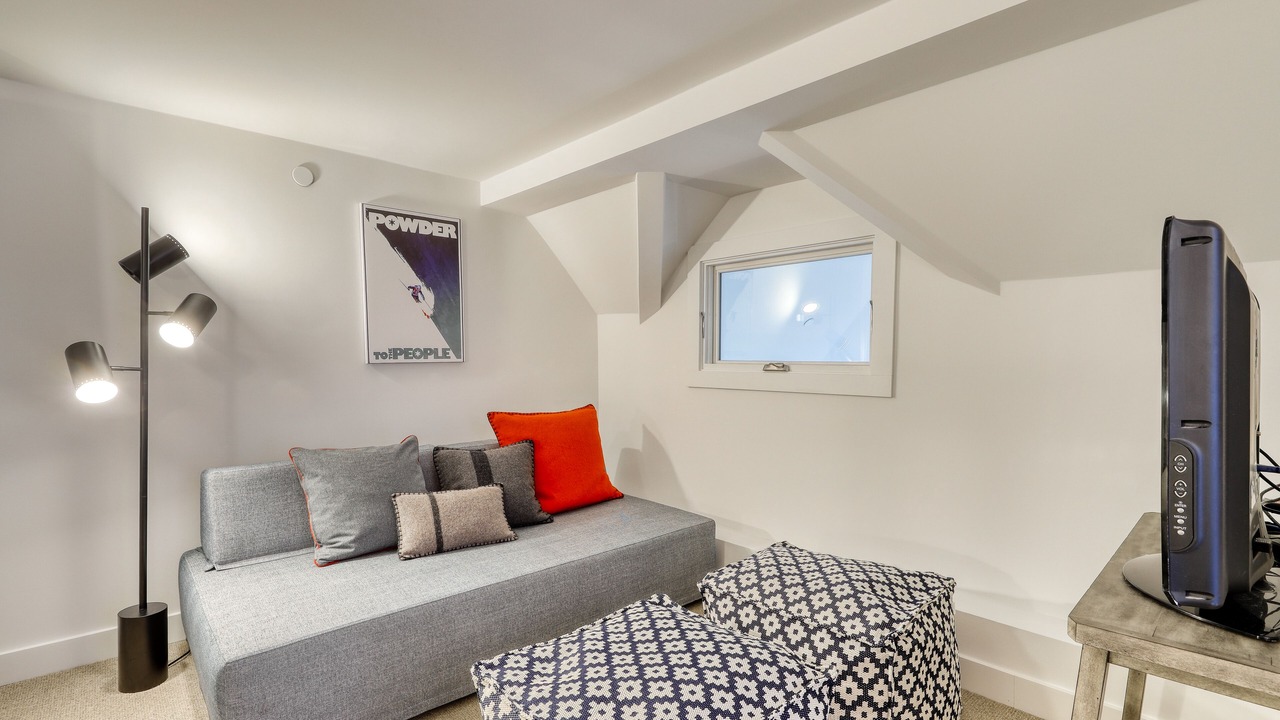 Photo of Livingroom in Upper Village
