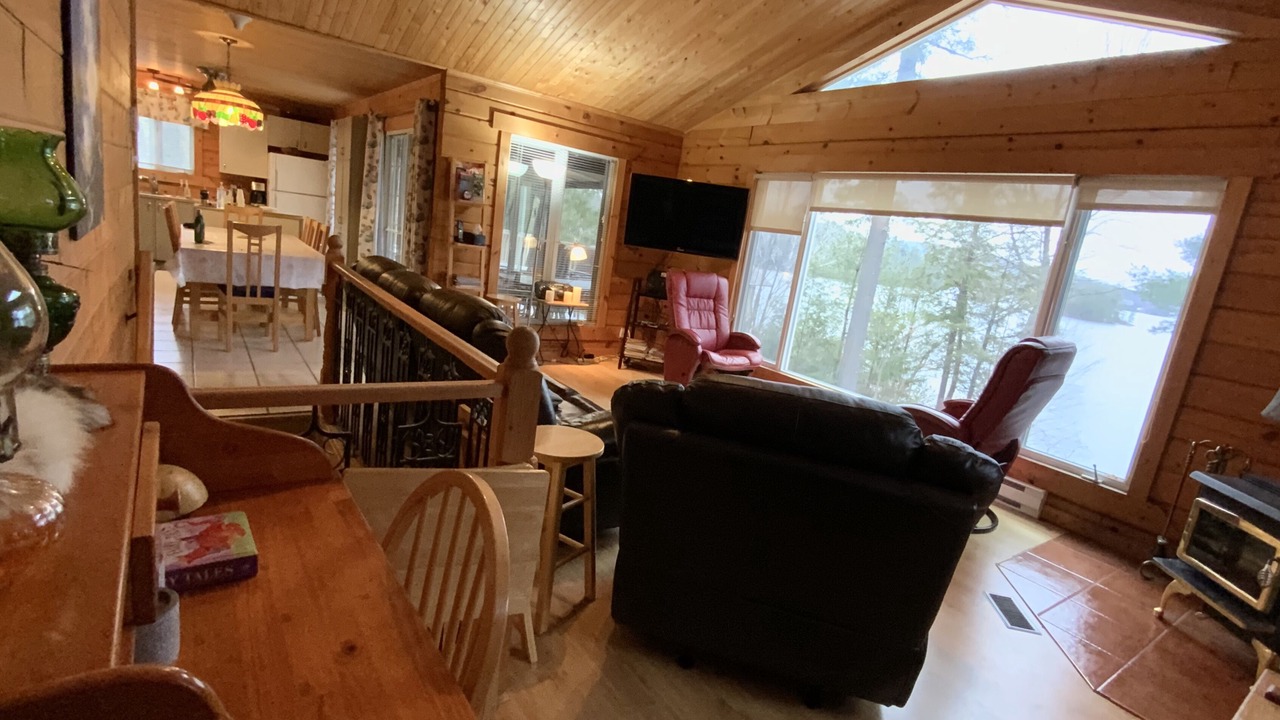 Photo of Livingroom in Val-des-Monts