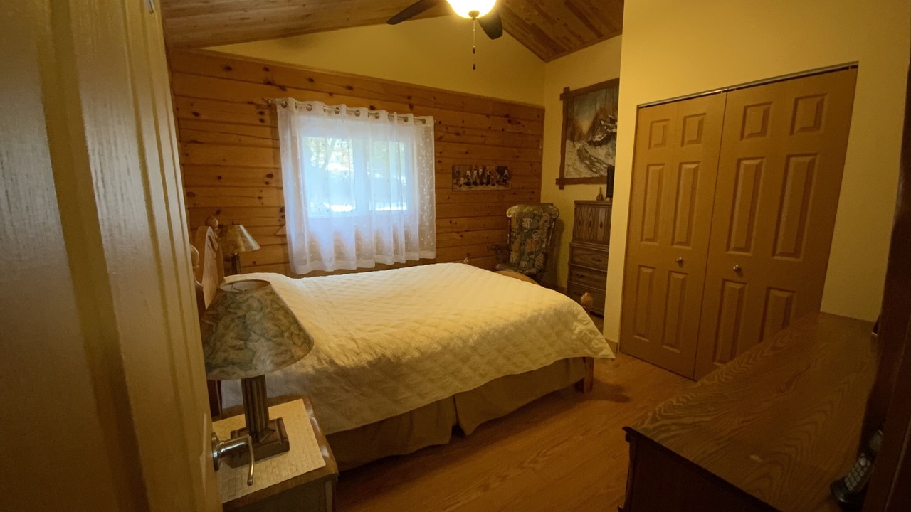 Photo of Bedroom in Val-des-Monts