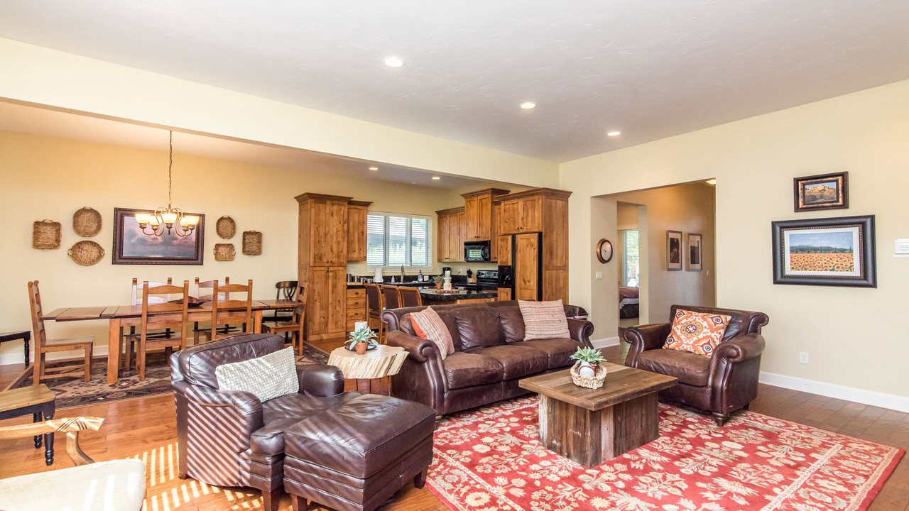 Photo of Livingroom in Eden