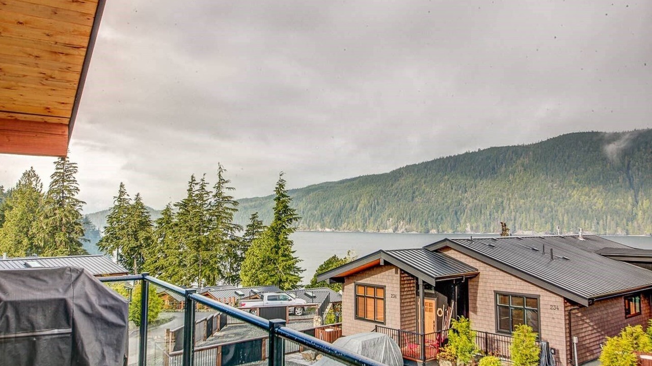 Photo of Patio Balcony in Port Renfrew