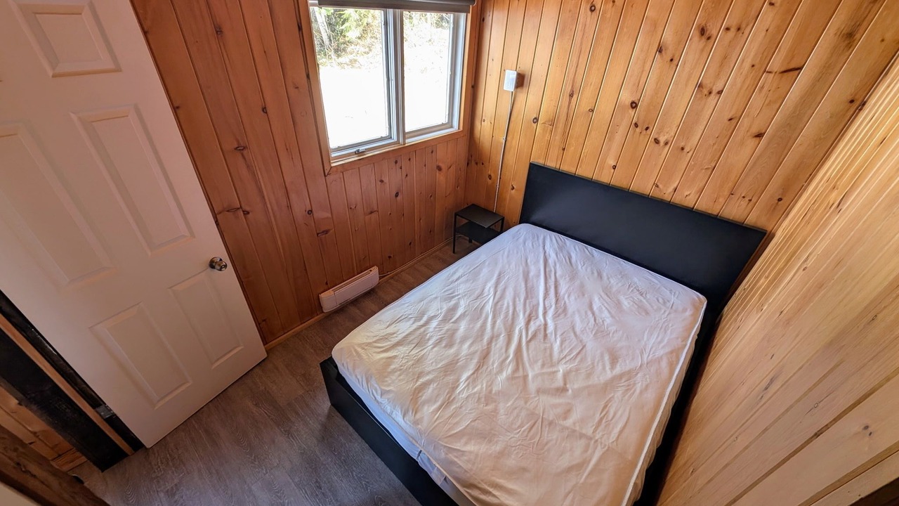 Photo of Bedroom in Algonquin Highlands