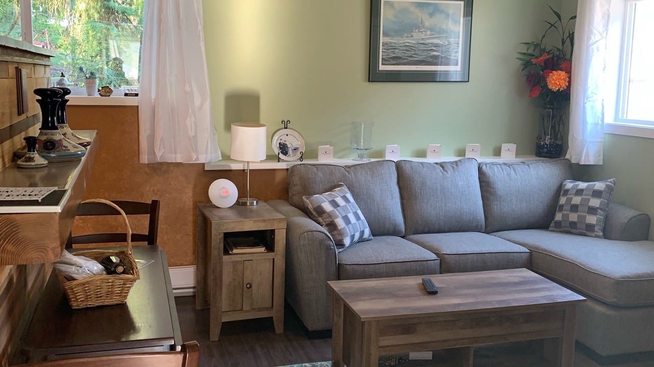 Photo of Livingroom in North Cowichan
