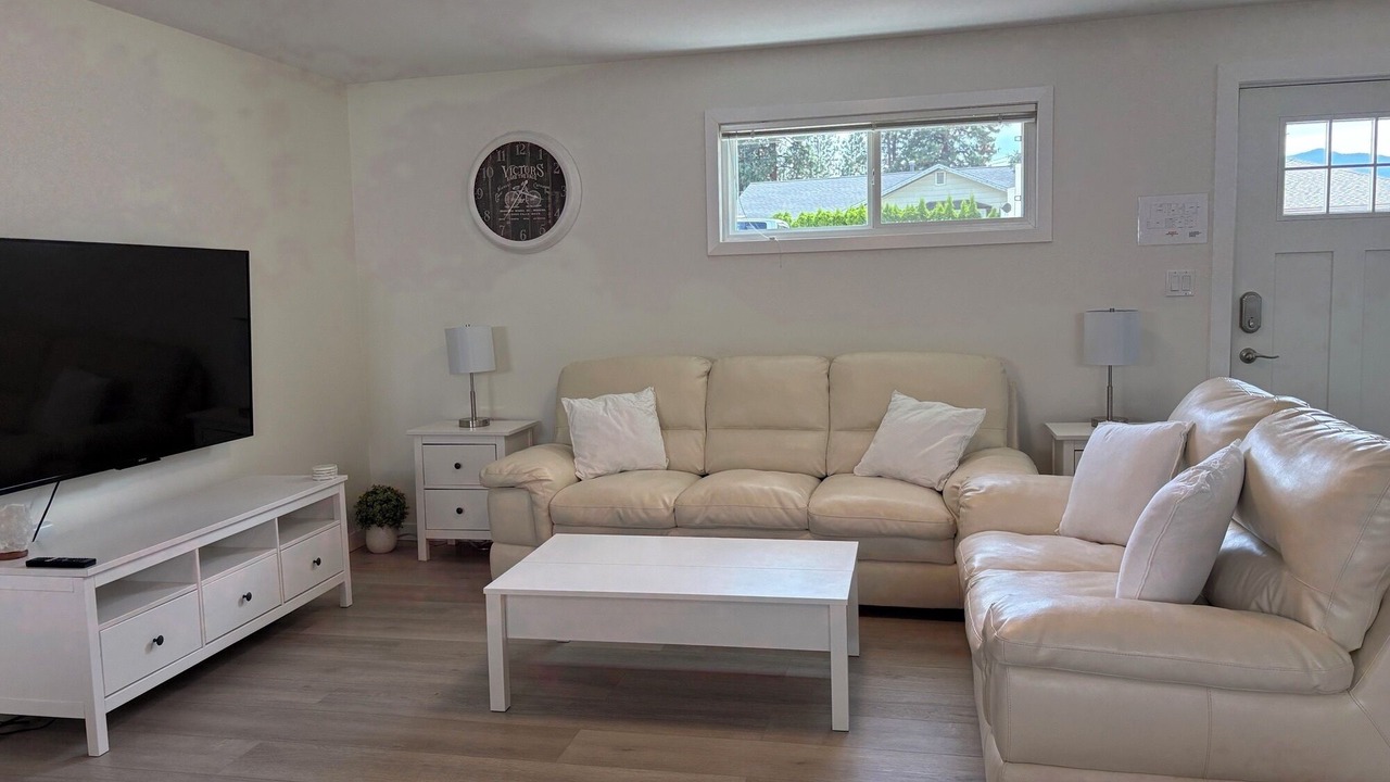 Photo of Livingroom in Okanagan-Similkameen
