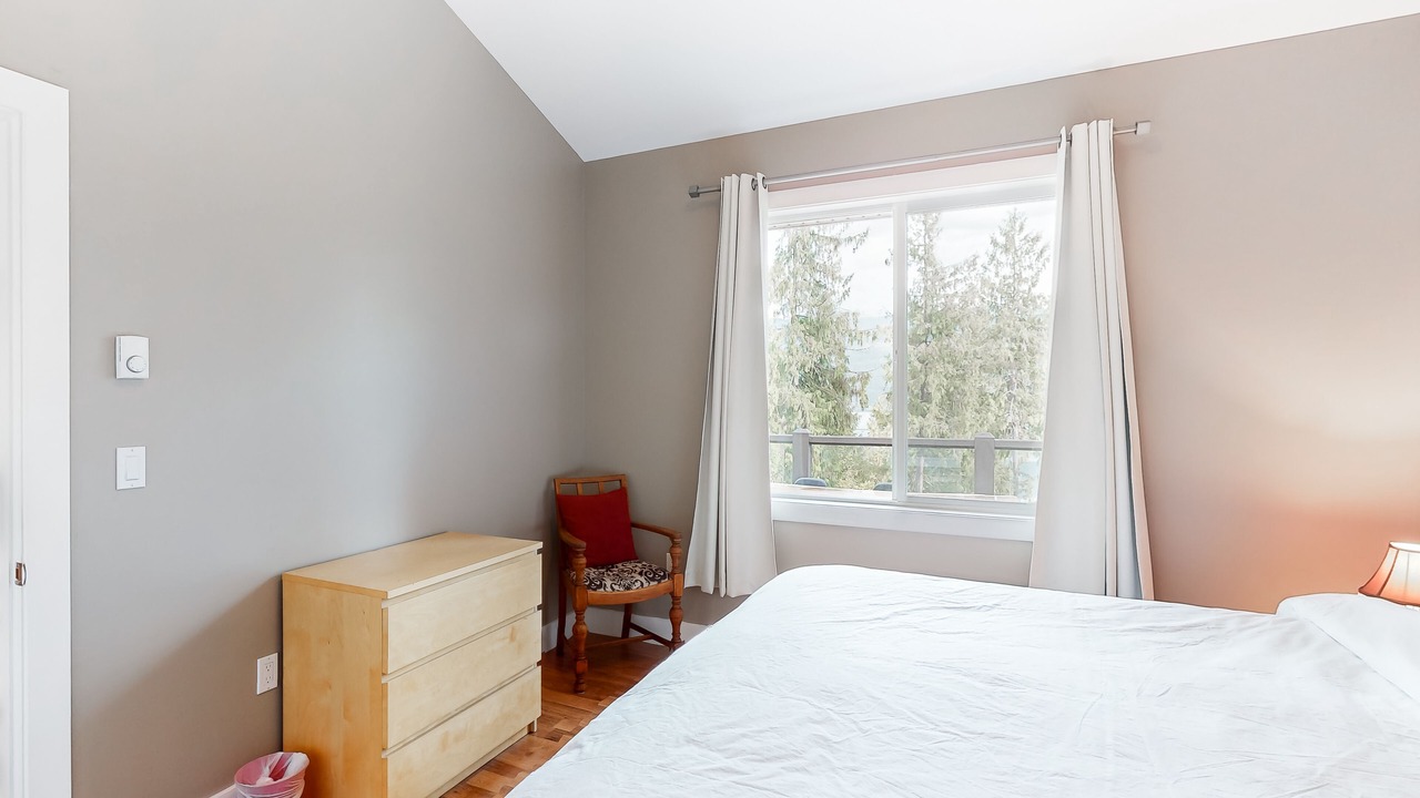 Photo of Bedroom in Christina Lake