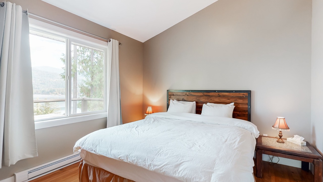 Photo of Bedroom in Christina Lake