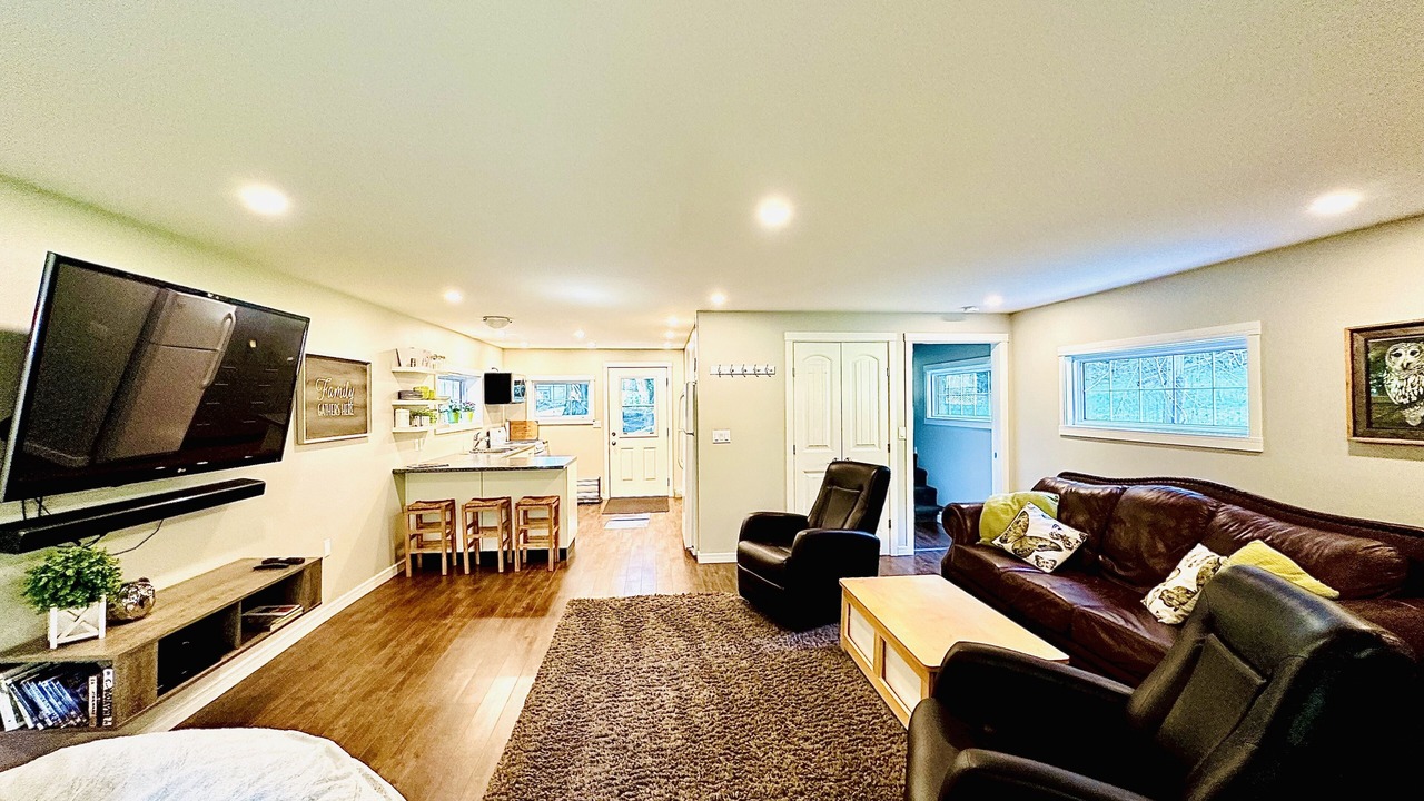 Photo of Livingroom in Saanich