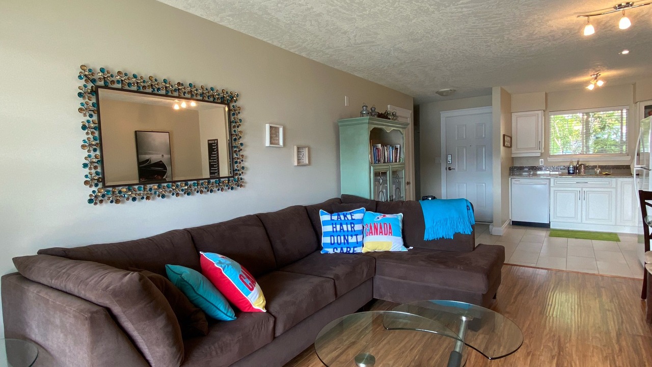Photo of Livingroom in Shawnigan Lake