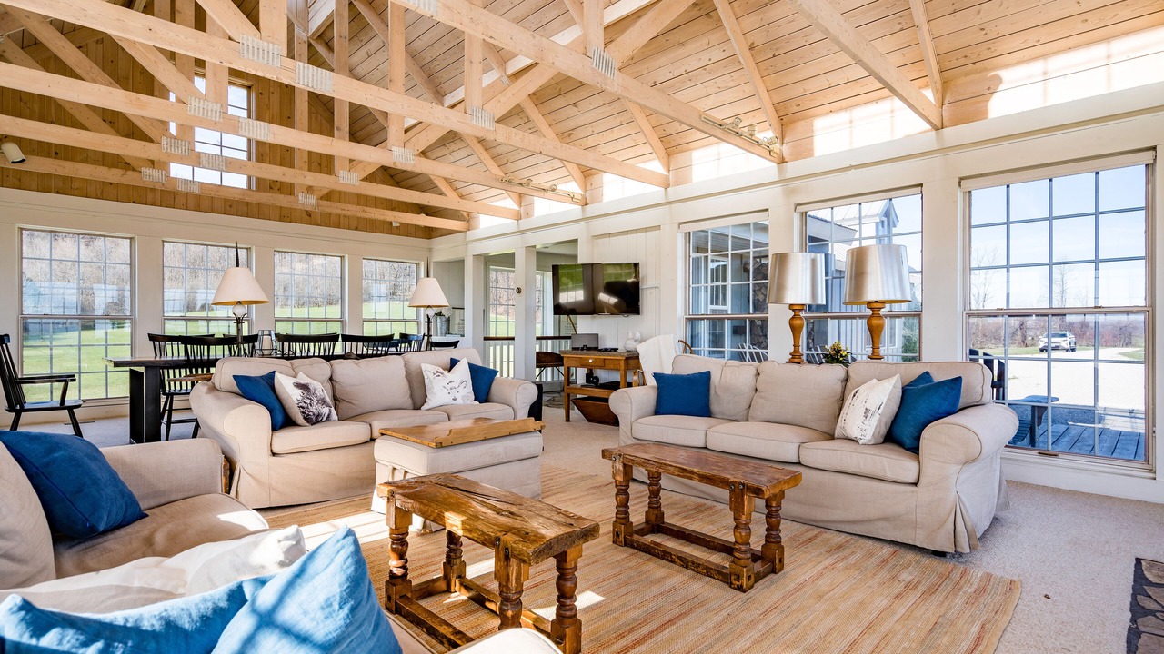 Photo of Livingroom in Clearview