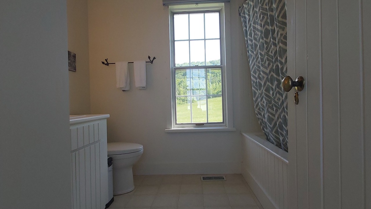 Photo of Bathroom in Clearview