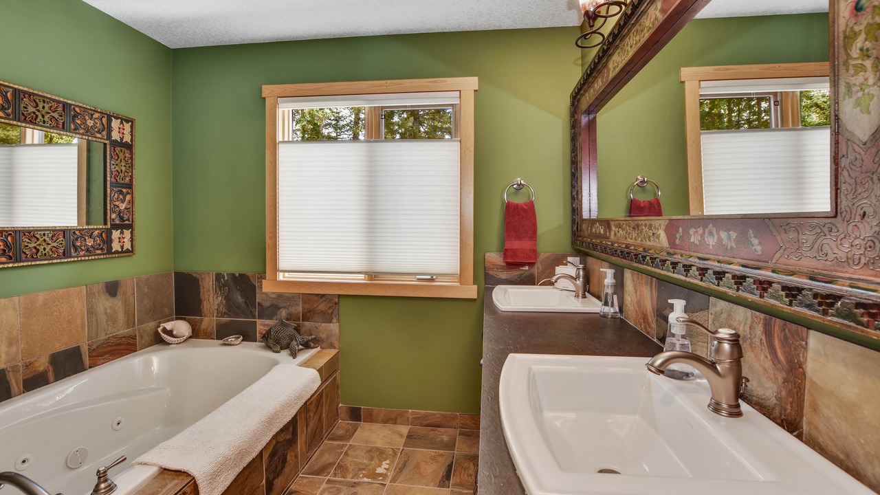 Photo of Bathroom in Bragg Creek