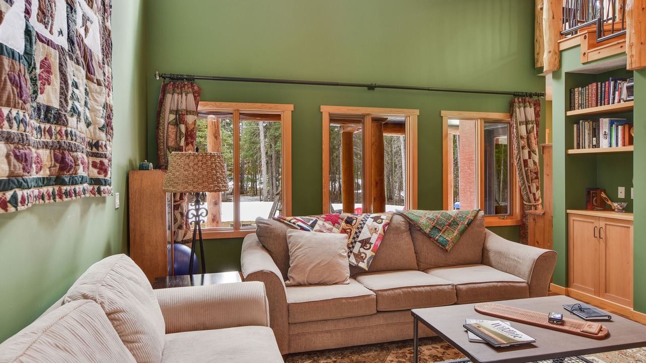 Photo of Livingroom in Bragg Creek