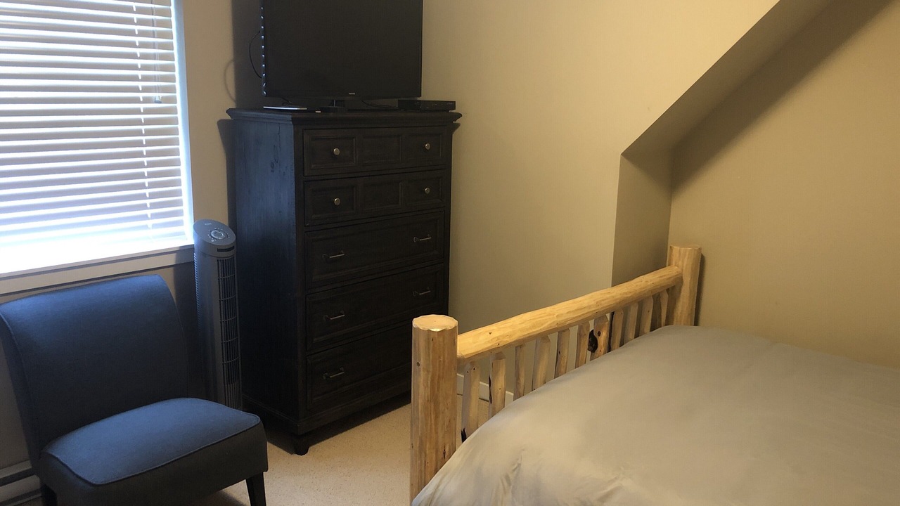 Photo of Bedroom in Lindell Beach