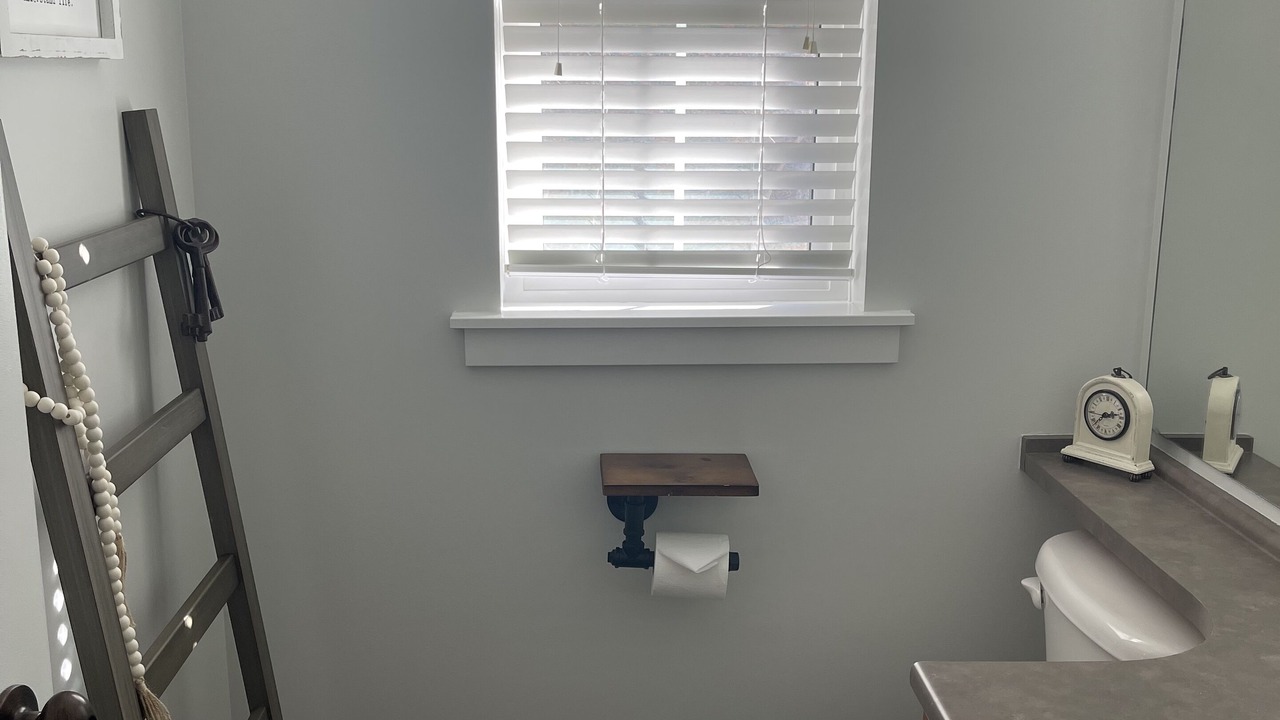 Photo of Bathroom in Lindell Beach