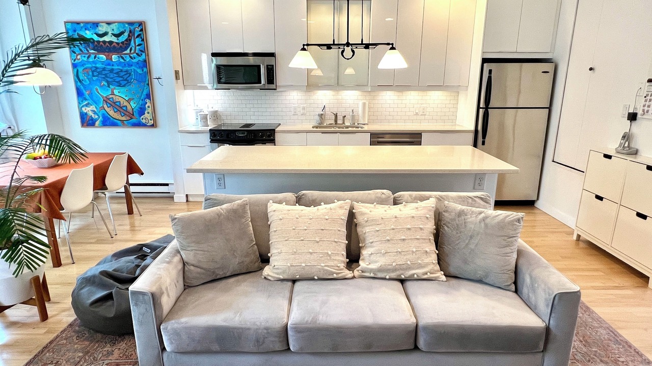 Photo of Livingroom in Kitsilano