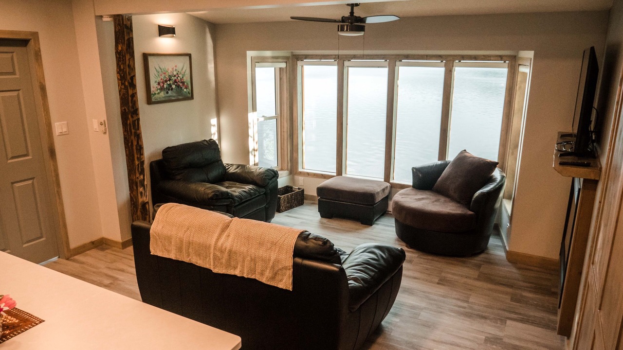 Photo of Livingroom in Christina Lake