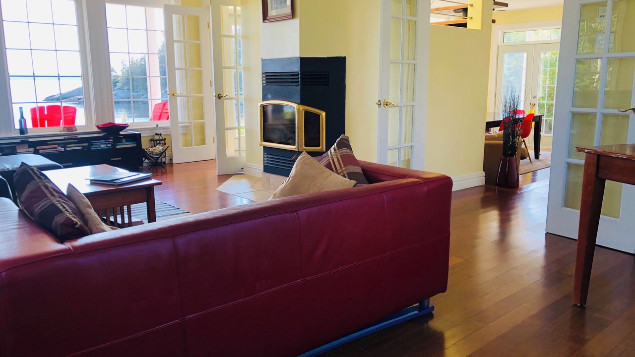 Photo of Livingroom in Southwest Cove