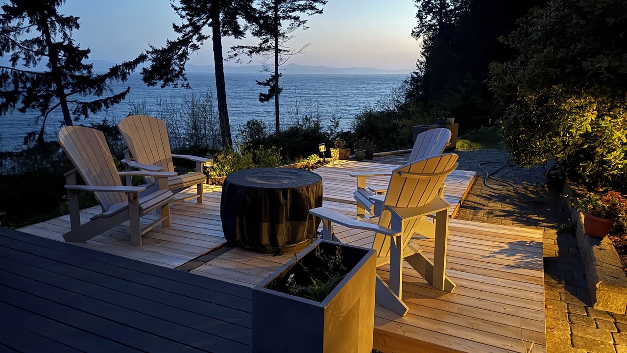 Photo of Patio Balcony in Juan de Fuca Electoral Area