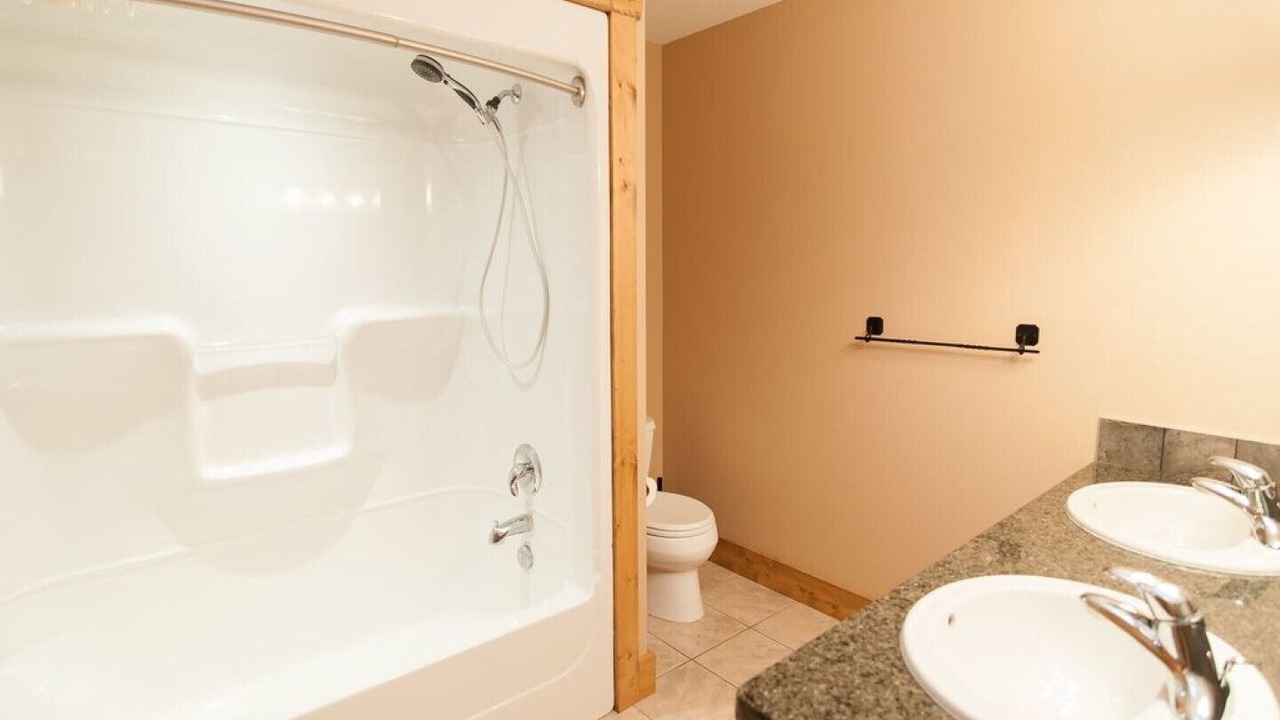 Photo of Bathroom in Okanagan-Similkameen