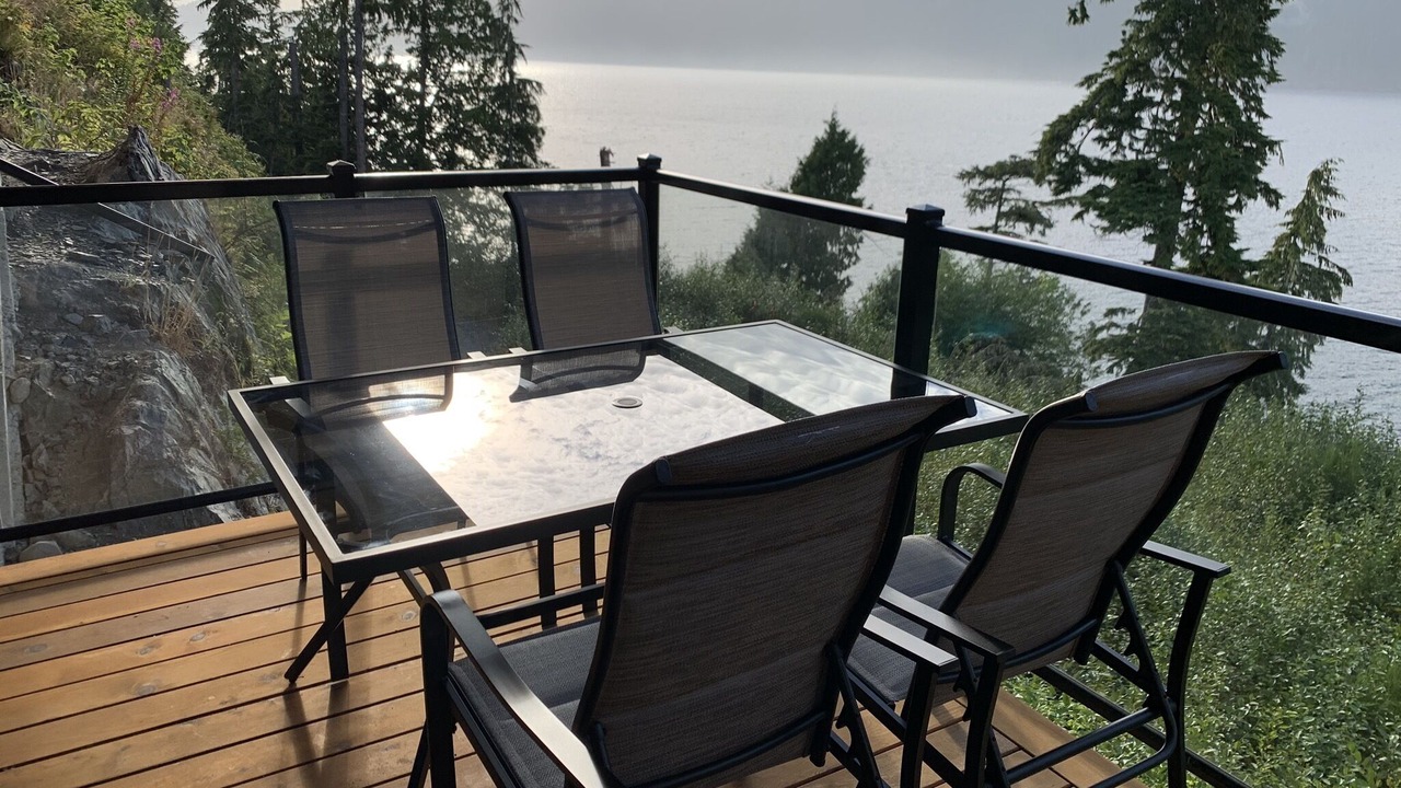 Photo of Patio Balcony in Port Renfrew