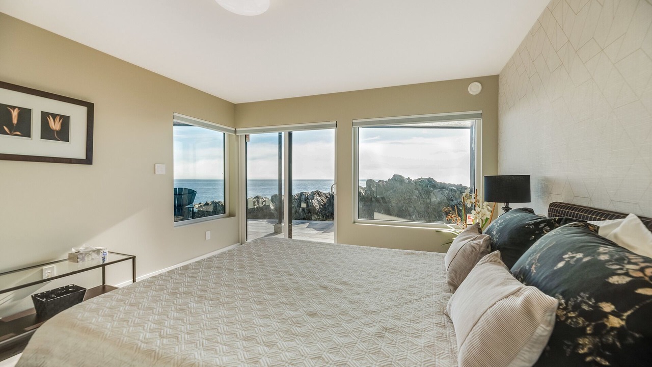 Photo of Bedroom in Saanich East