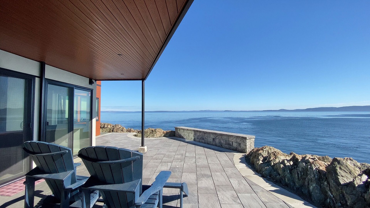 Photo of Patio Balcony in Saanich East