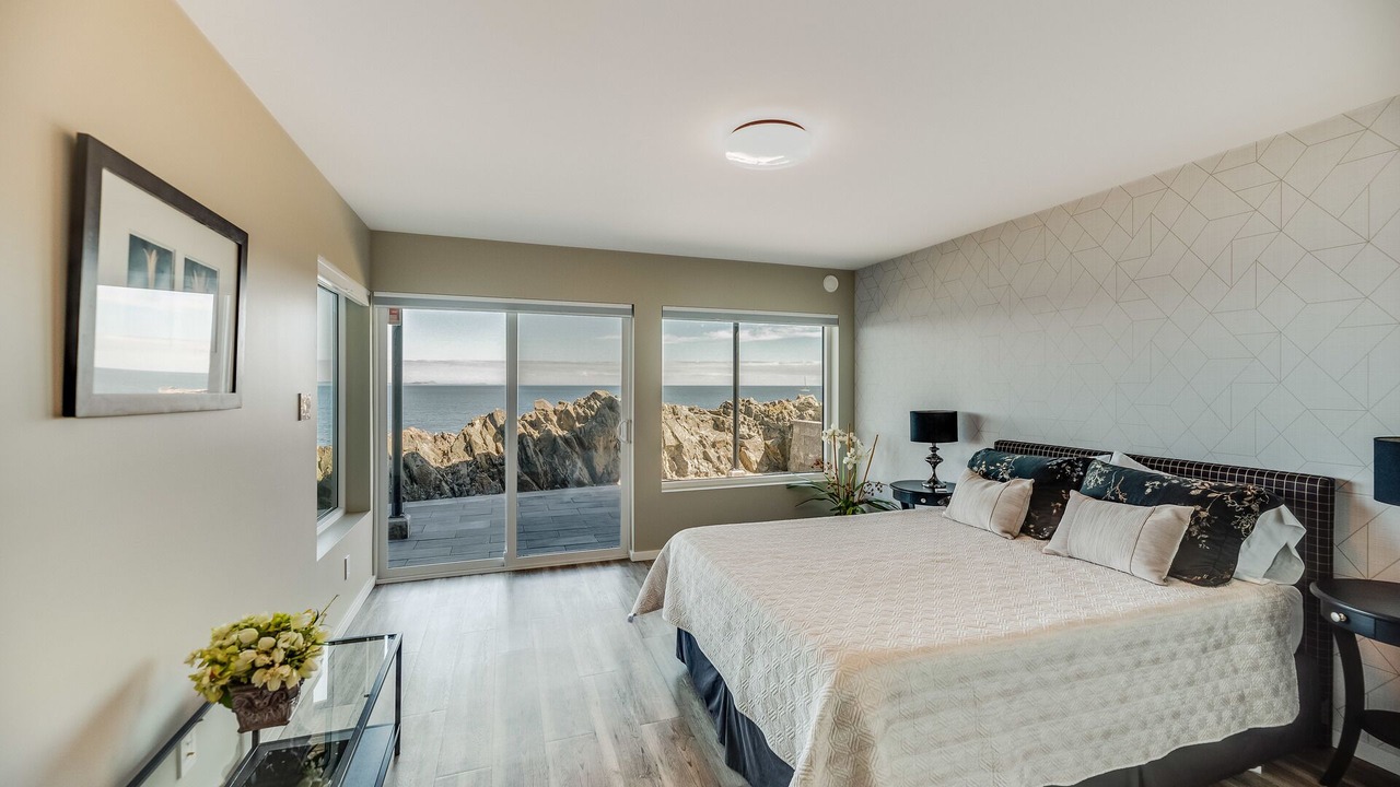 Photo of Bedroom in Saanich East