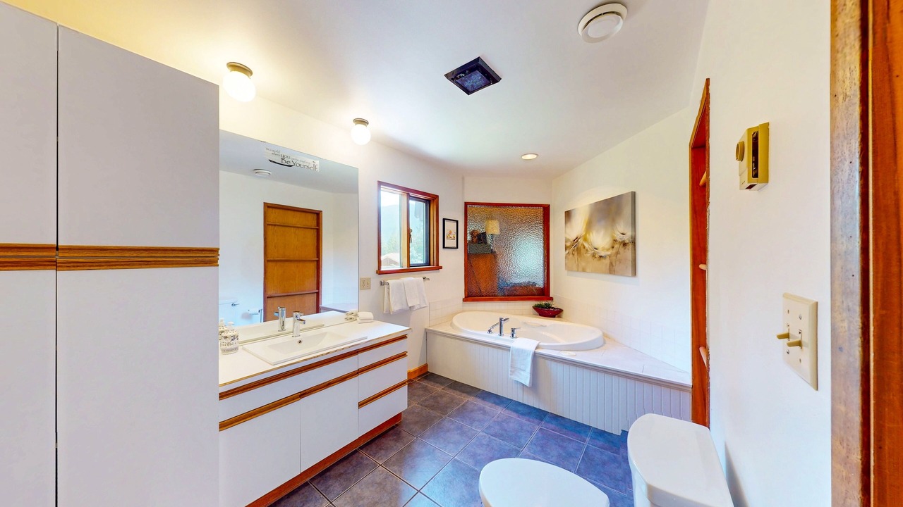 Photo of Bathroom in Christina Lake