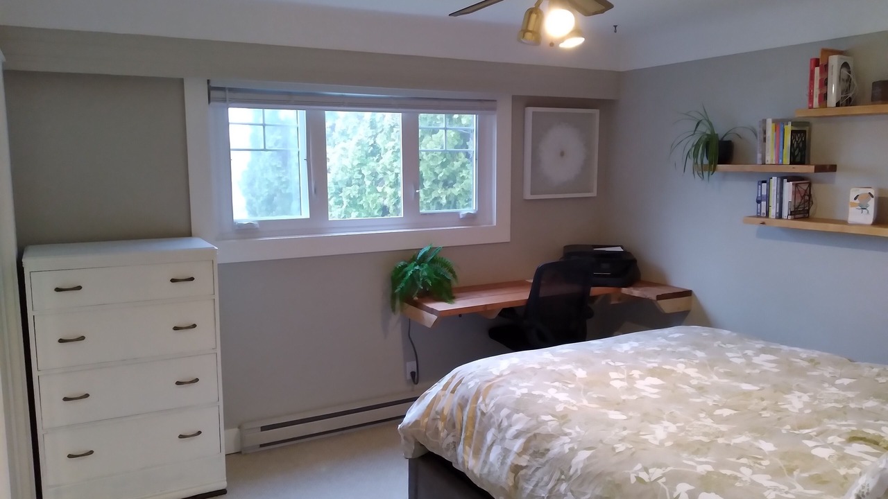 Photo of Bedroom in Gordon Head