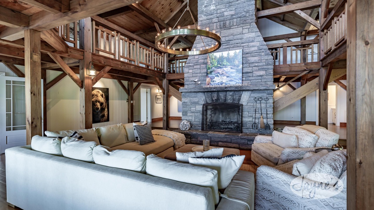Photo of Livingroom in Muskoka Lakes