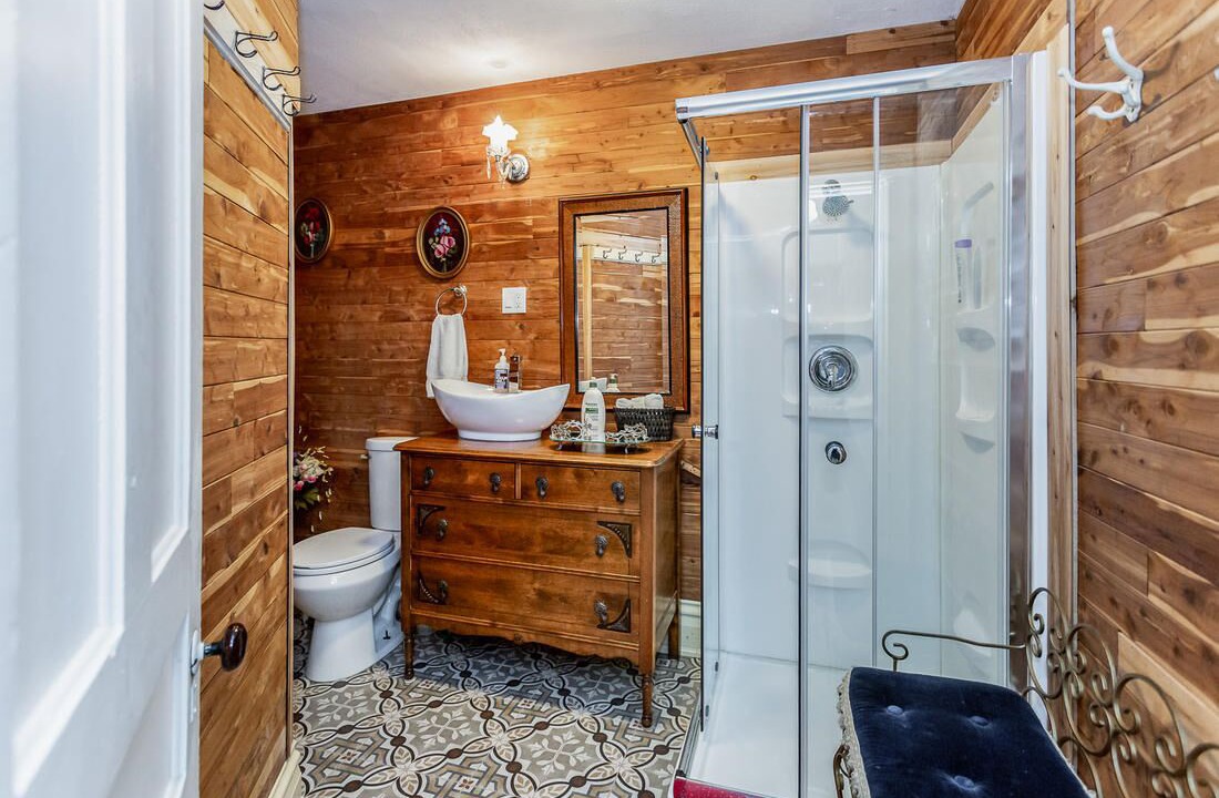 Photo of Bathroom in Niagara Falls