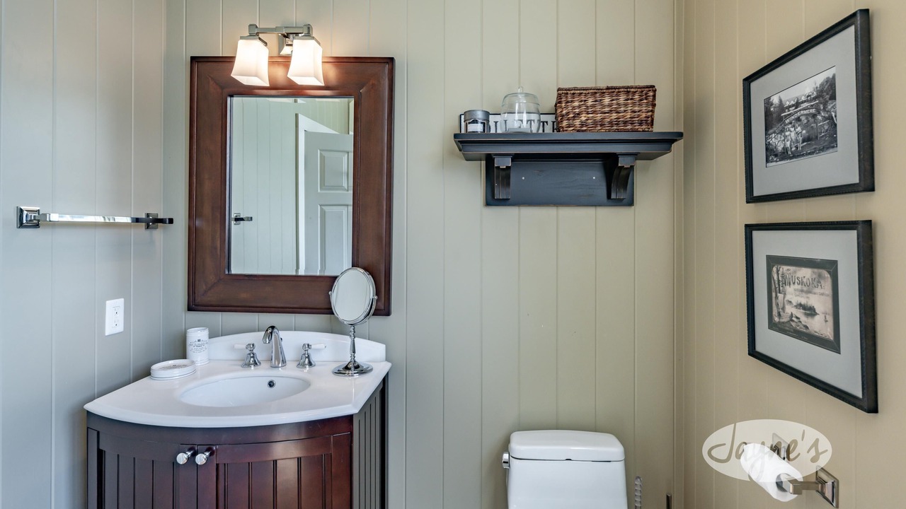 Photo of Bathroom in Muskoka Lakes