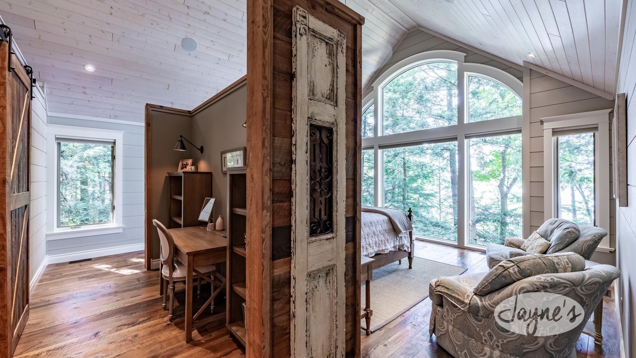 Photo of Livingroom in Muskoka Lakes