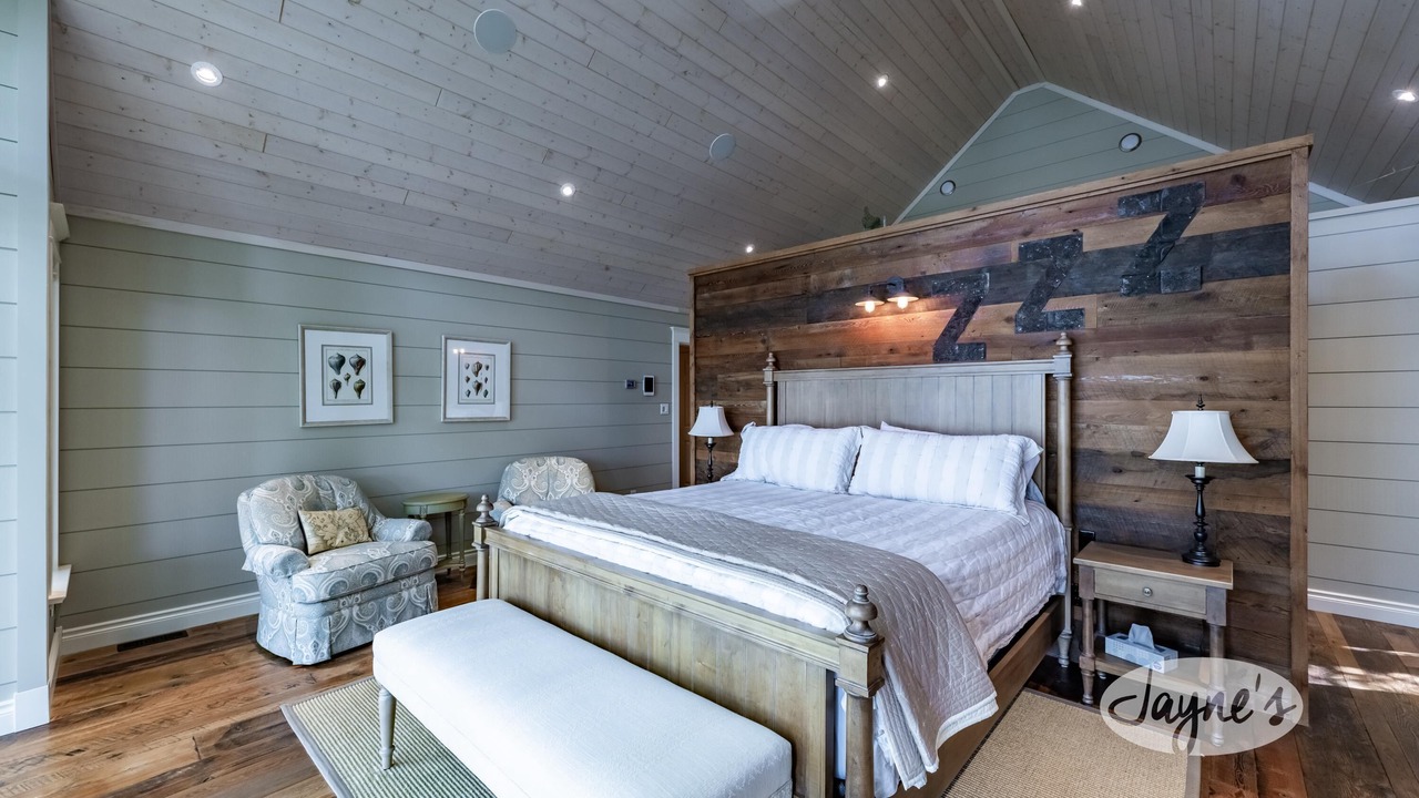 Photo of Livingroom in Muskoka Lakes