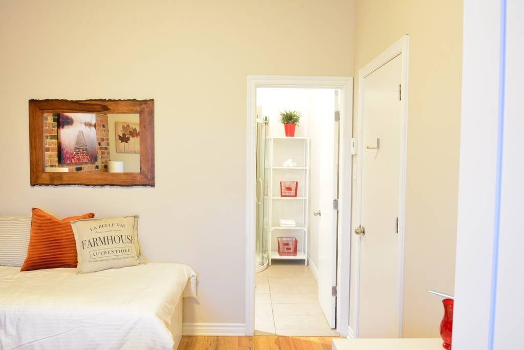 Photo of Bathroom in Plateau Mont Royal