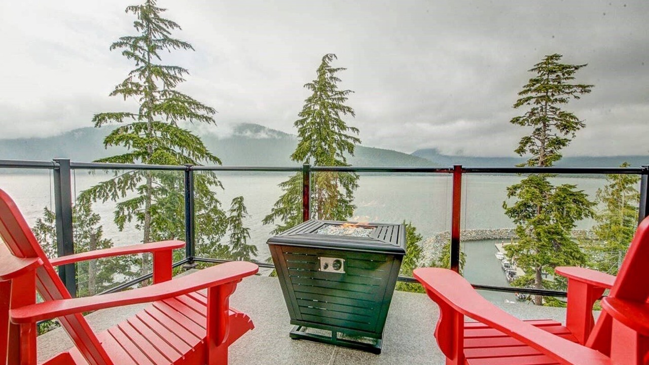 Photo of Patio Balcony in Port Renfrew