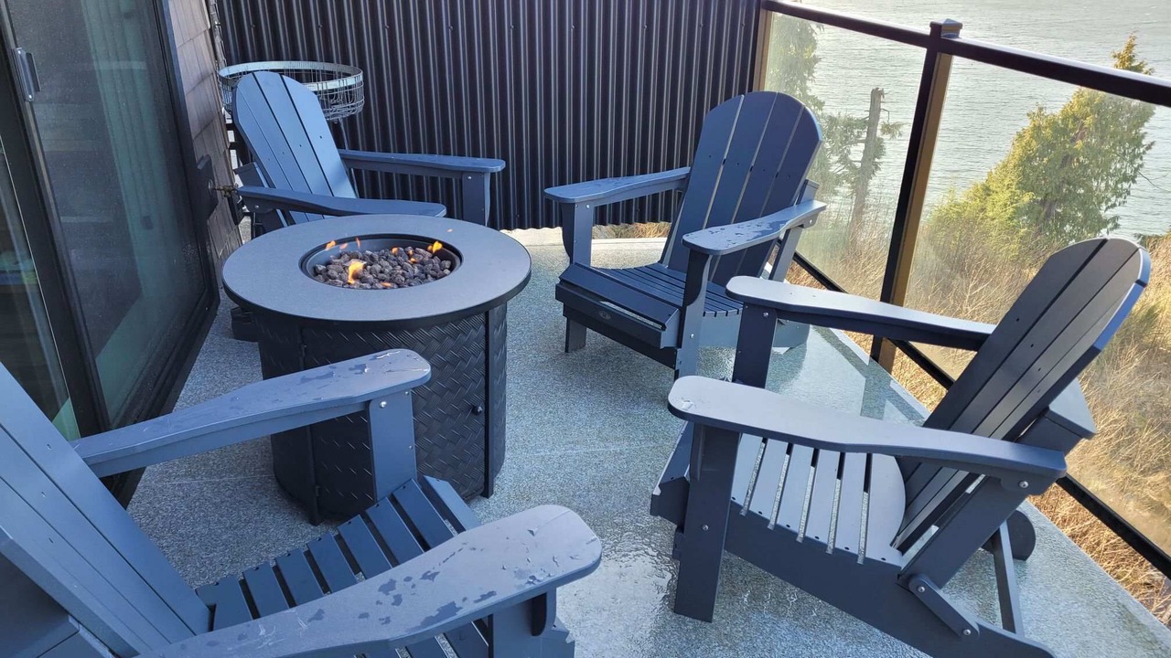 Photo of Patio Balcony in Port Renfrew