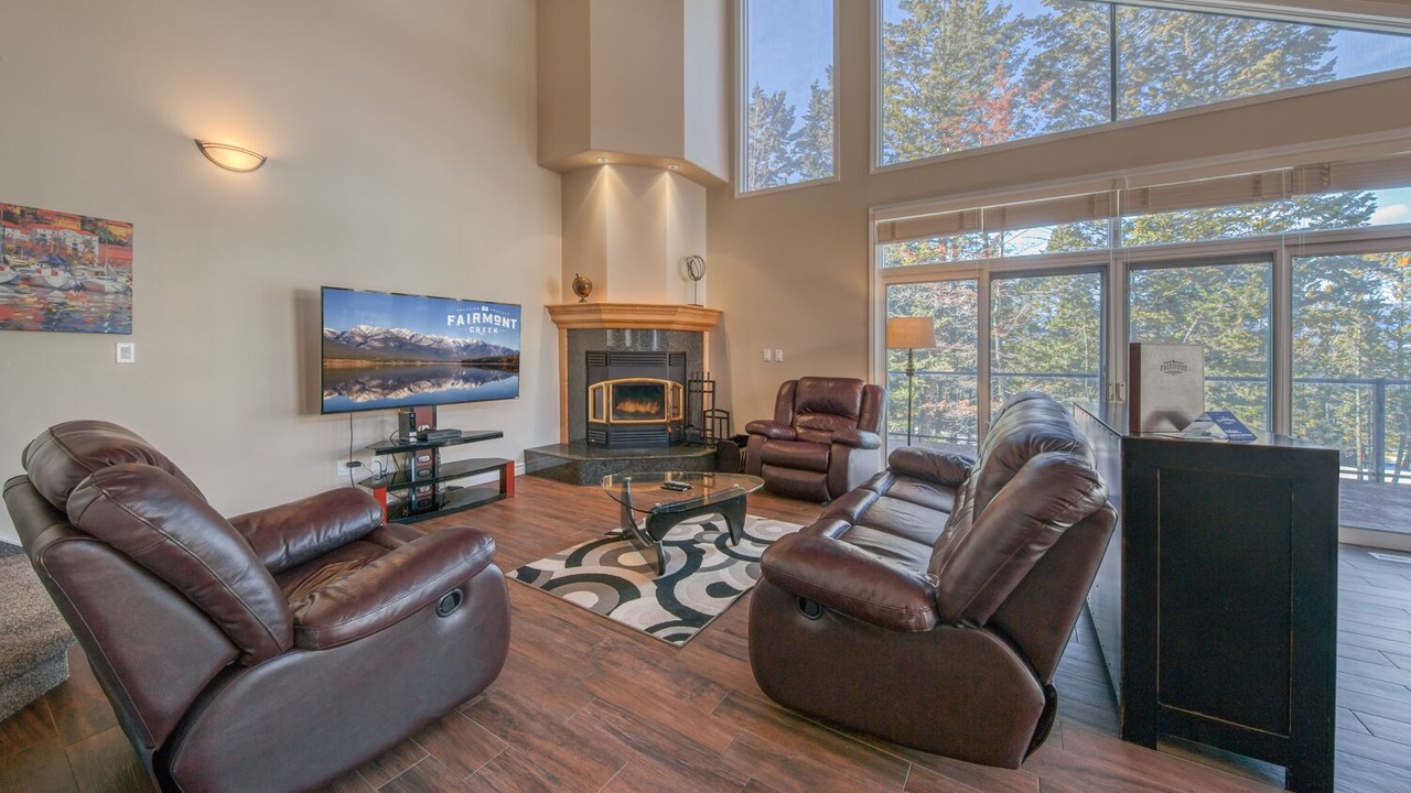 Photo of Livingroom in East Kootenay