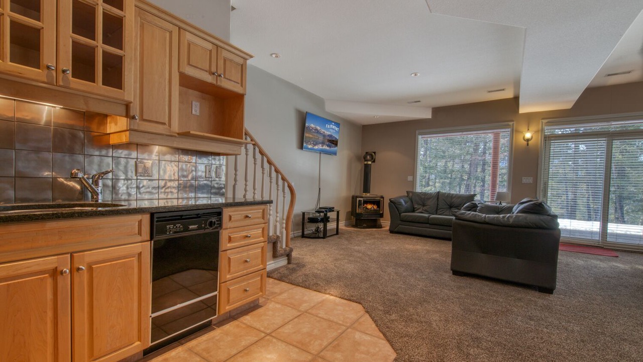 Photo of Livingroom in East Kootenay