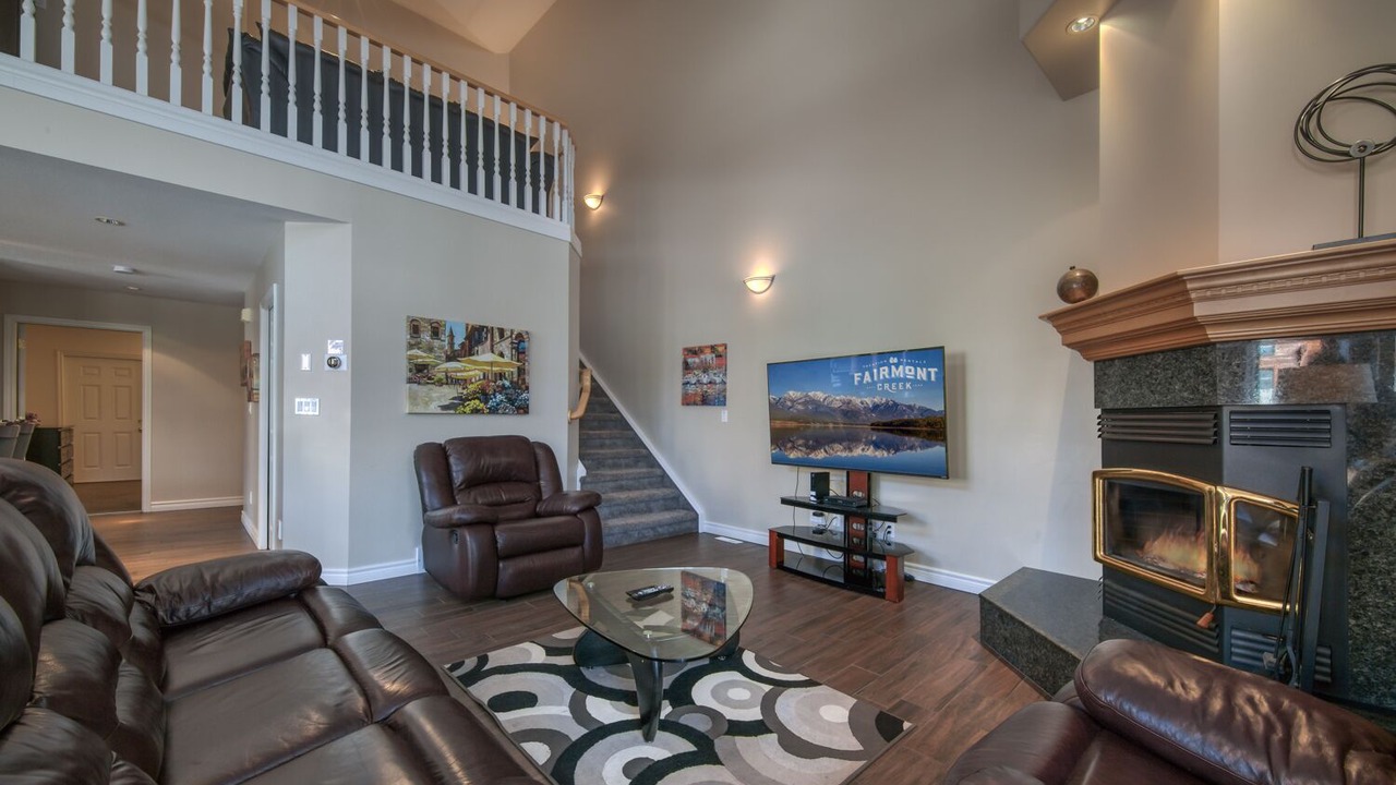 Photo of Livingroom in East Kootenay