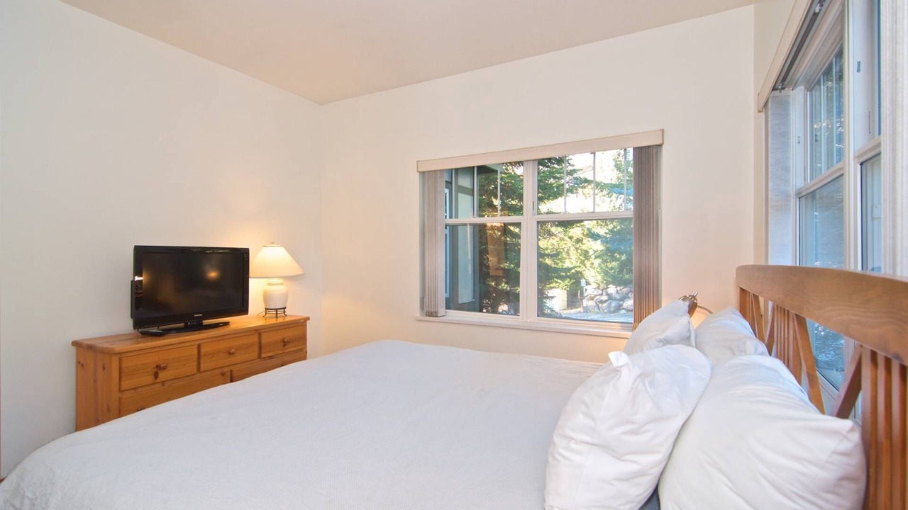 Photo of Bedroom in Blueberry Hill