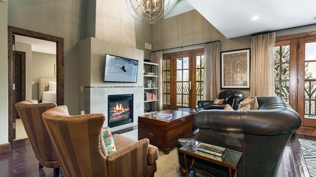 Photo of Livingroom in Avon