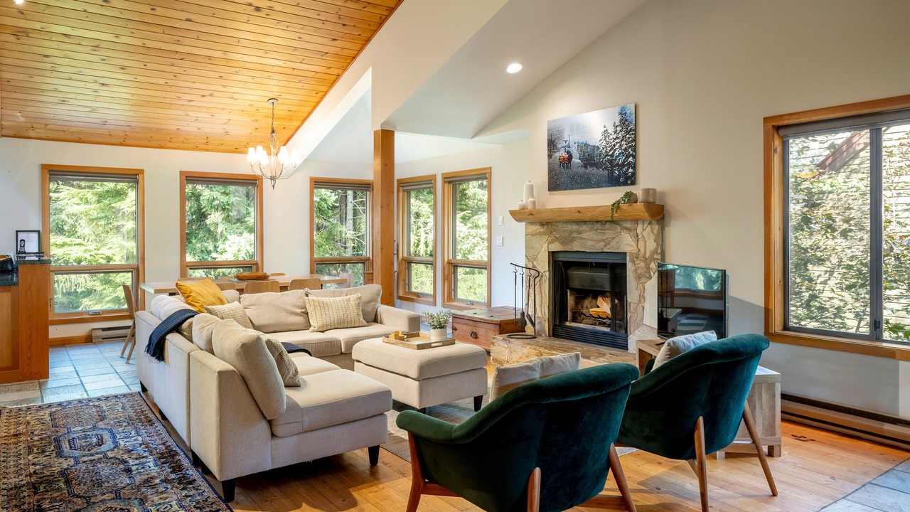 Photo of Livingroom in Upper Village