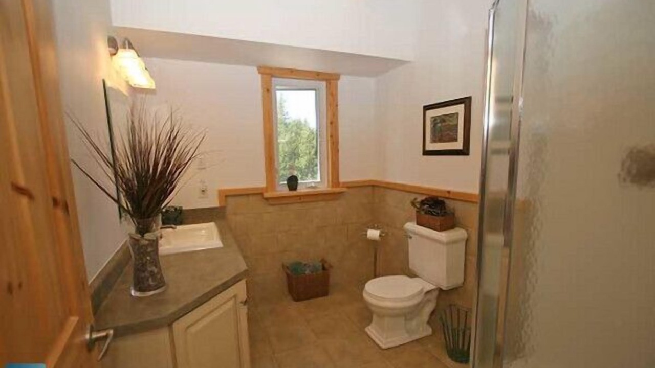 Photo of Bathroom in Lion's Head