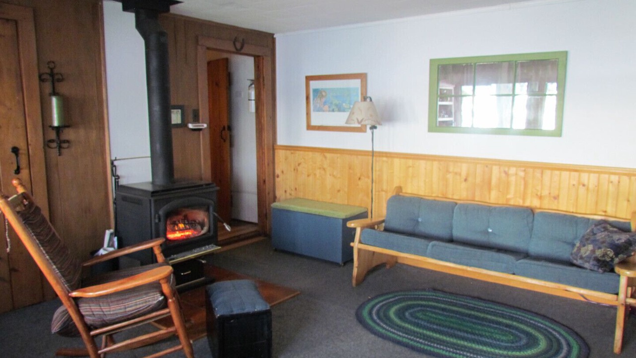Photo of Livingroom in Lake of Bays
