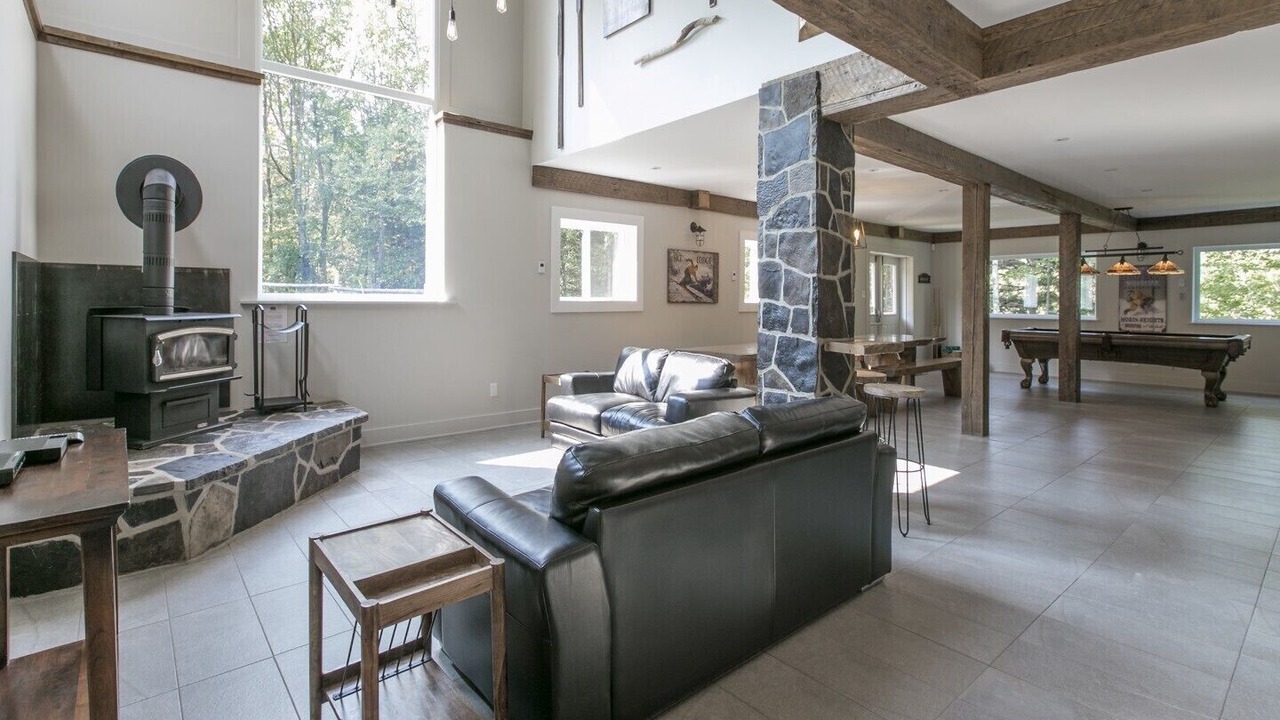 Photo of Livingroom in St-Adolphe-d'Howard
