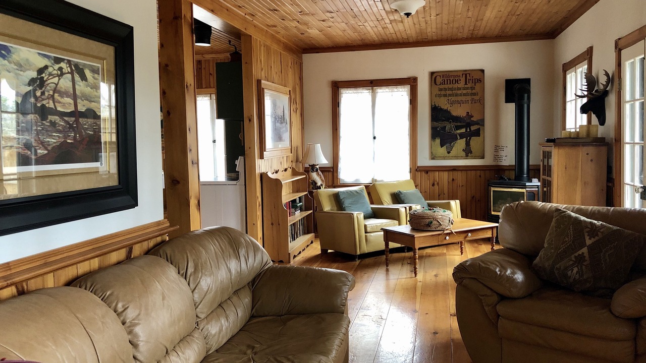 Photo of Livingroom in Port Carling