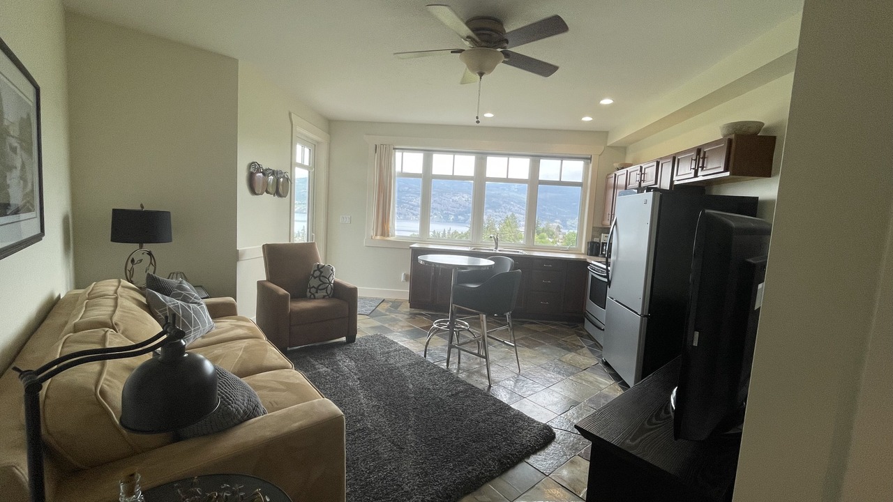 Photo of Livingroom in Okanagan-Similkameen