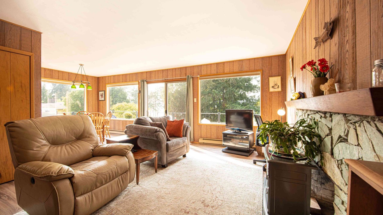 Photo of Livingroom in East Sooke