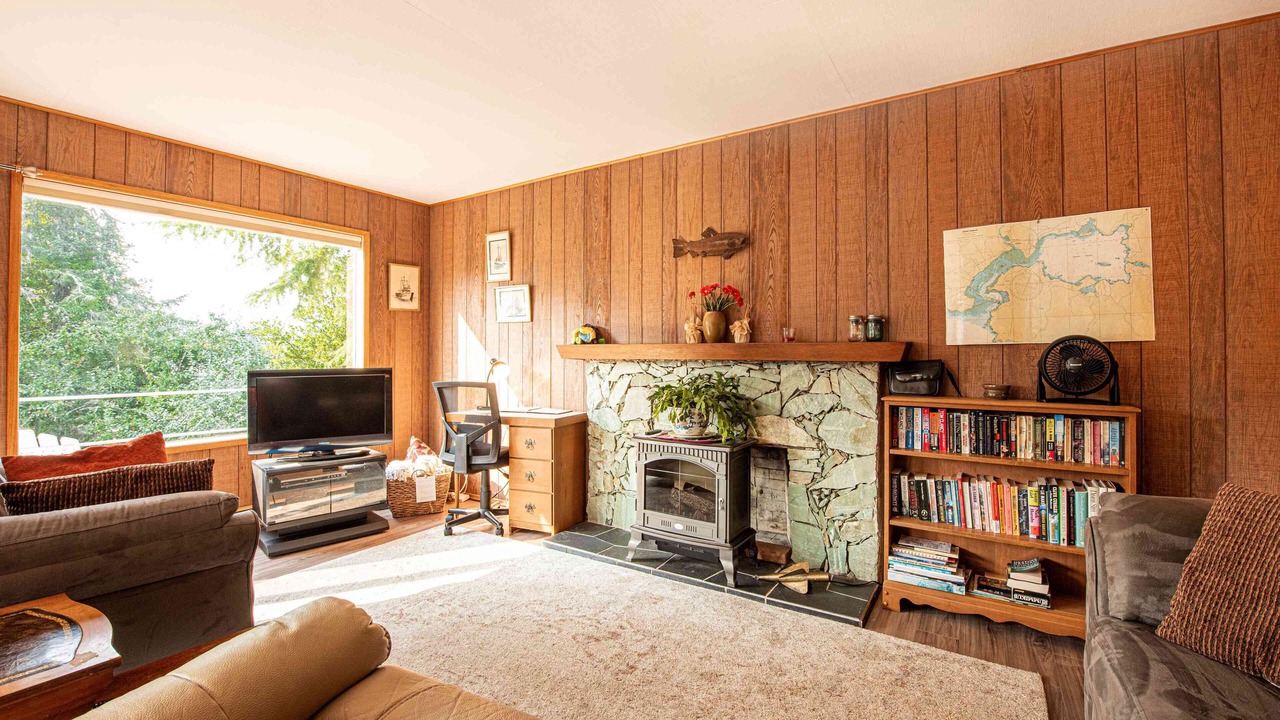 Photo of Livingroom in East Sooke